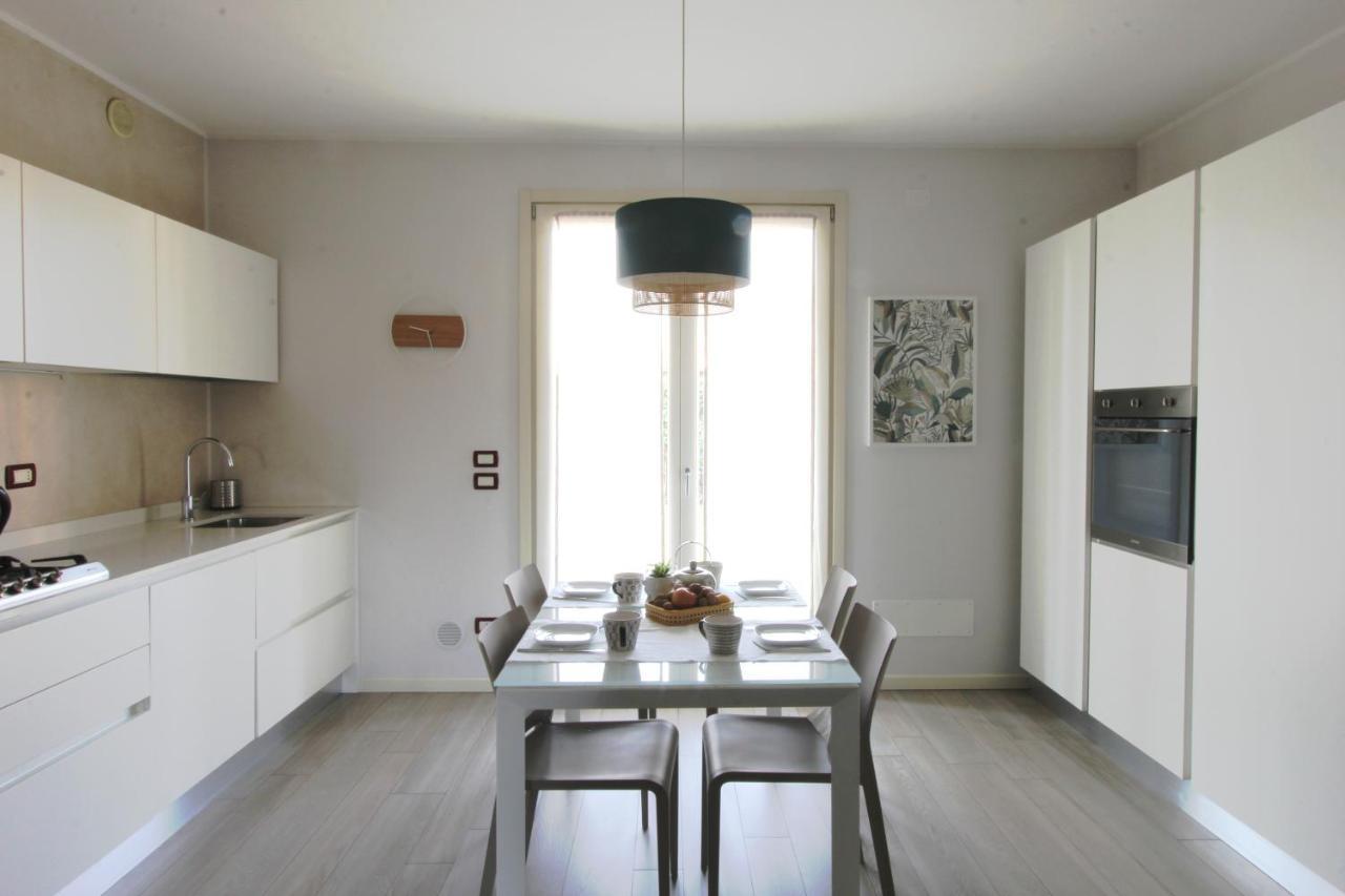 La Casa Di Cele Apartment Desenzano del Garda Ngoại thất bức ảnh